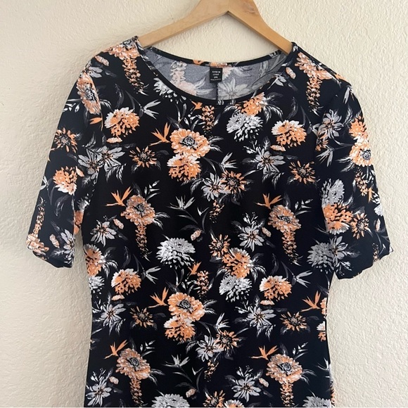 SHEIN Plus Slit Back Allover Floral Dress Size 1x - Picture 3 of 11